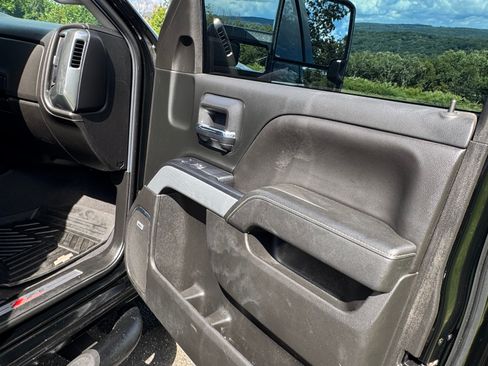 Used 2019 Chevrolet Silverado 2500 LTZ w/ Custom Sport Edition AWD/4WD image 9