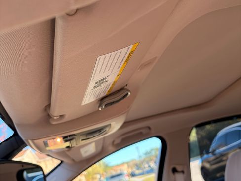 Used 2011 BMW 550i xDrive Sedan image 11