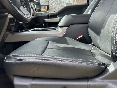 Used 2022 Ford F250 Lariat w/ Black Appearance Package image 25