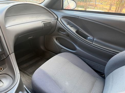 Used 2003 Ford Mustang Deluxe Convertible image 12