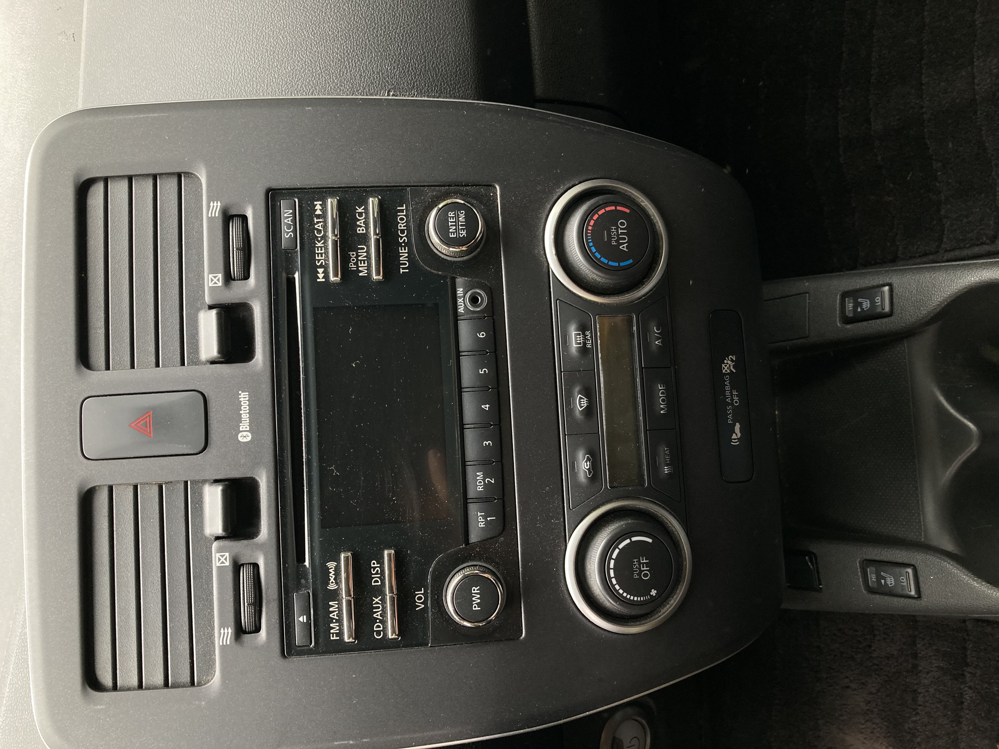 Used 2014 Nissan Leaf S w/ Charge Package FWD image 21