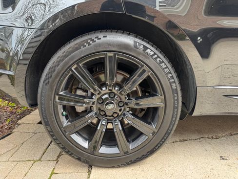 Used 2021 Land Rover Range Rover Sport HSE Silver Edition image 14