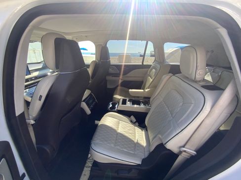 Used 2020 Lincoln Aviator Black Label w/ Class IV Trailer Tow Package AWD/4WD image 17