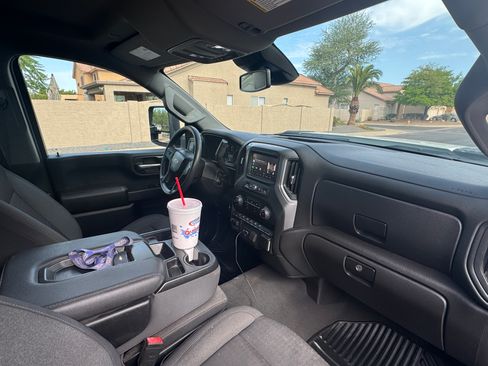 Used 2024 Chevrolet Silverado 2500 Custom w/ Custom Value Package RWD image 5
