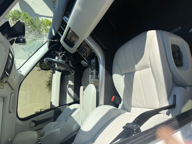 Used 2016 Land Rover Range Rover Sport SE AWD/4WD image 8