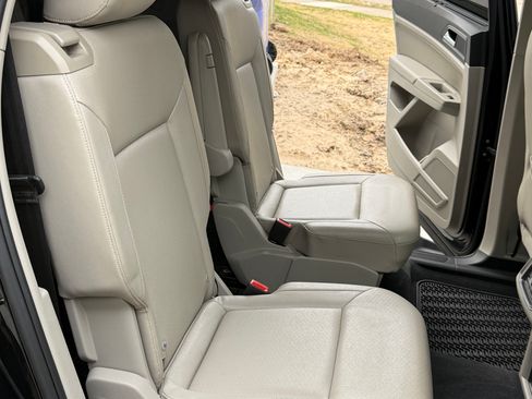 Used 2018 Volkswagen Atlas SEL w/ R-Line Package image 24