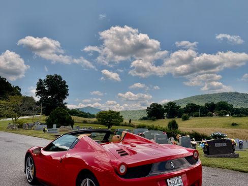 Used 2014 Ferrari 458 Spider RWD image 5