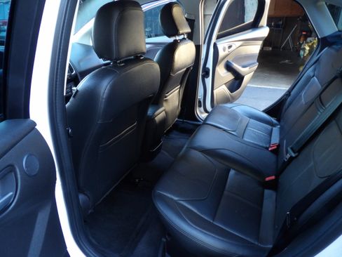 Used 2016 Ford Focus SE w/ Equipment Group 201A image 12