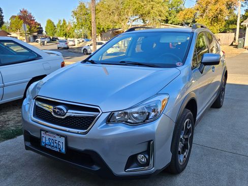 Used 2017 Subaru Crosstrek 2.0i Premium w/ Popular Package #2 image 2
