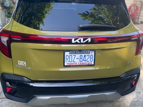Used 2024 Kia Seltos S AWD/4WD image 6