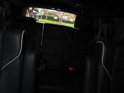 Used 2021 Cadillac Escalade ESV Sport Platinum image 18