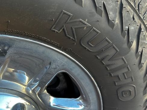 Used 2017 RAM 2500 Tradesman w/ Chrome Appearance Group image 16