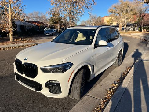 Used 2021 BMW X5 xDrive45e w/ M Sport Package image 4