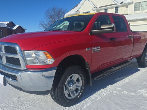 Used 2018 RAM 2500 Tradesman w/ Chrome Appearance Group image 4