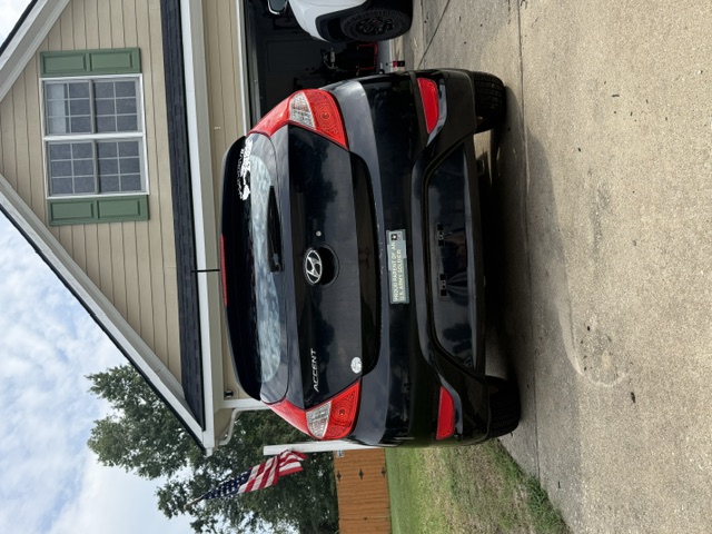 Used 2014 Hyundai Accent SE w/ Option Group 3 FWD image 4