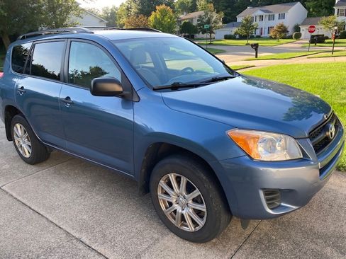 Used 2012 Toyota RAV4 4WD w/ Value Pkg image 2