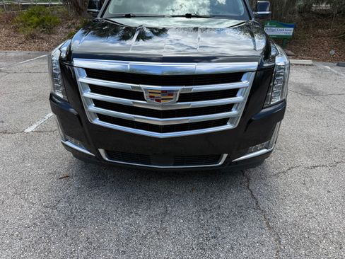 Used 2016 Cadillac Escalade Premium image 6