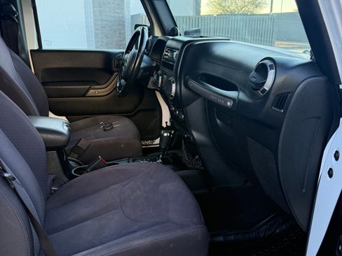 Used 2013 Jeep Wrangler Unlimited Sport image 16
