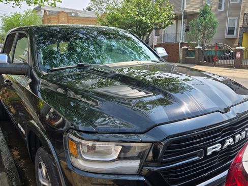 Used 2019 RAM 1500 Laramie image 1