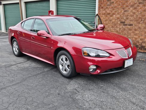 Used 2004 Pontiac Grand Prix GT w/ Drivers Package image 5
