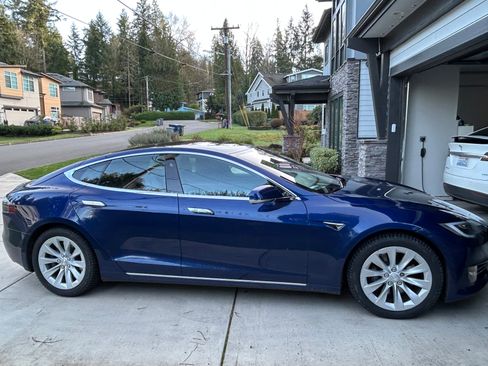 Used 2017 Tesla Model S 75D image 4