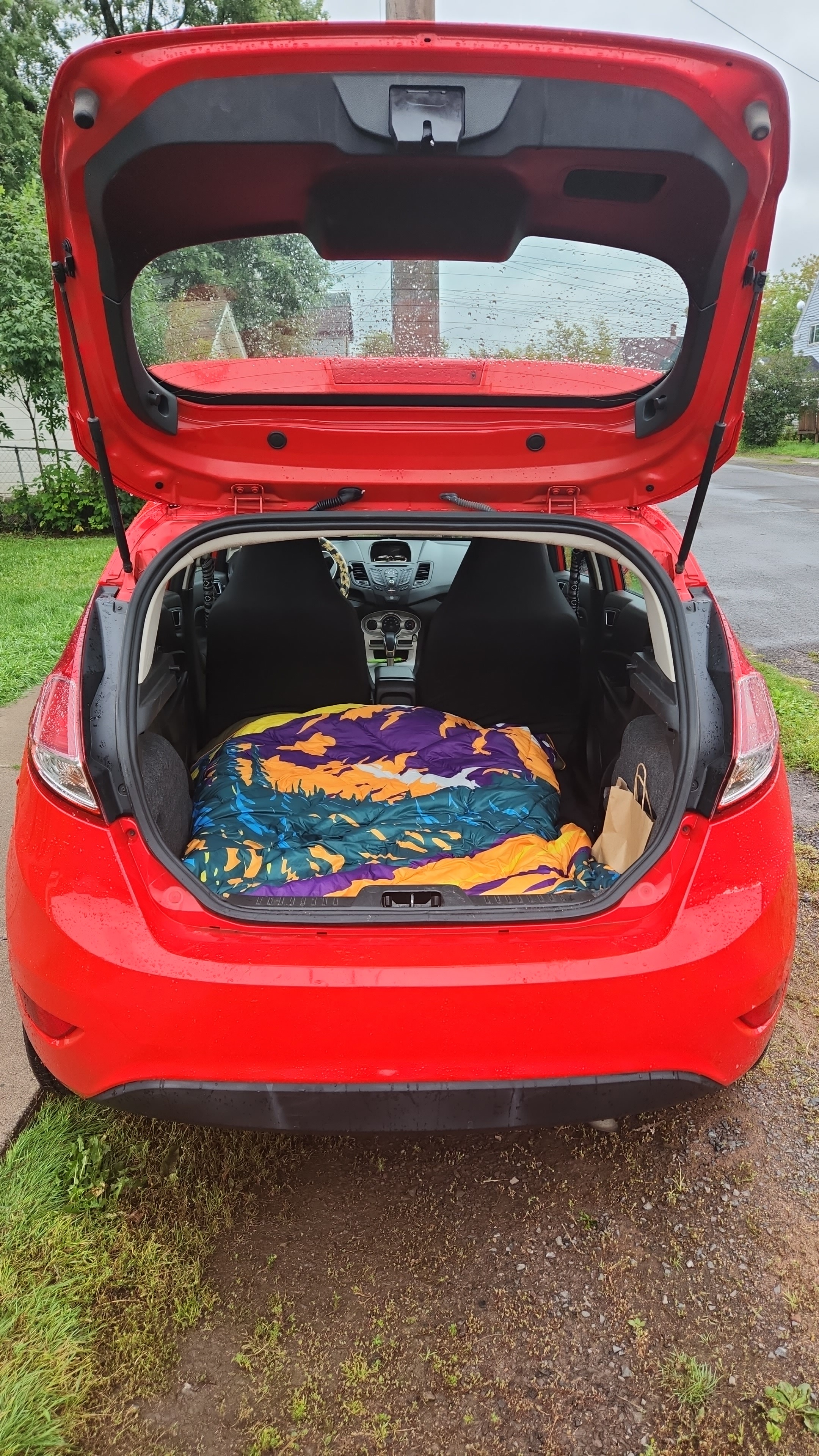 Used 2015 Ford Fiesta SE FWD image 2