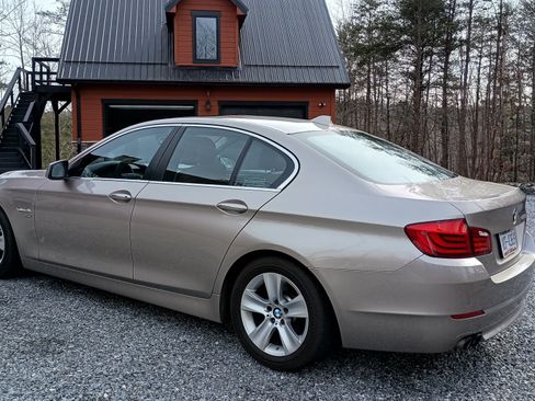 Used 2012 BMW 528i xDrive Sedan image 4