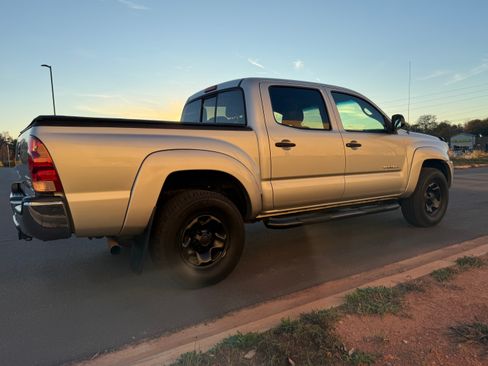 Used 2006 Toyota Tacoma PreRunner image 6