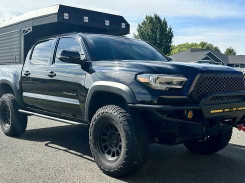 Used 2021 Toyota Tacoma TRD Off-Road w/ TRD Premium Off Road Package image 21