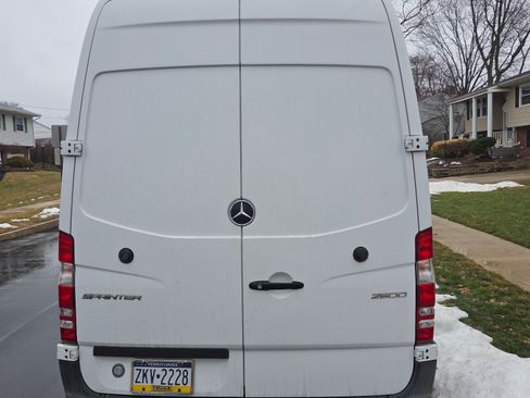 Used 2017 Mercedes-Benz Sprinter 2500 image 5