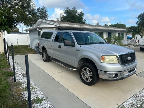 Used 2007 Ford F150 XLT AWD/4WD image 4