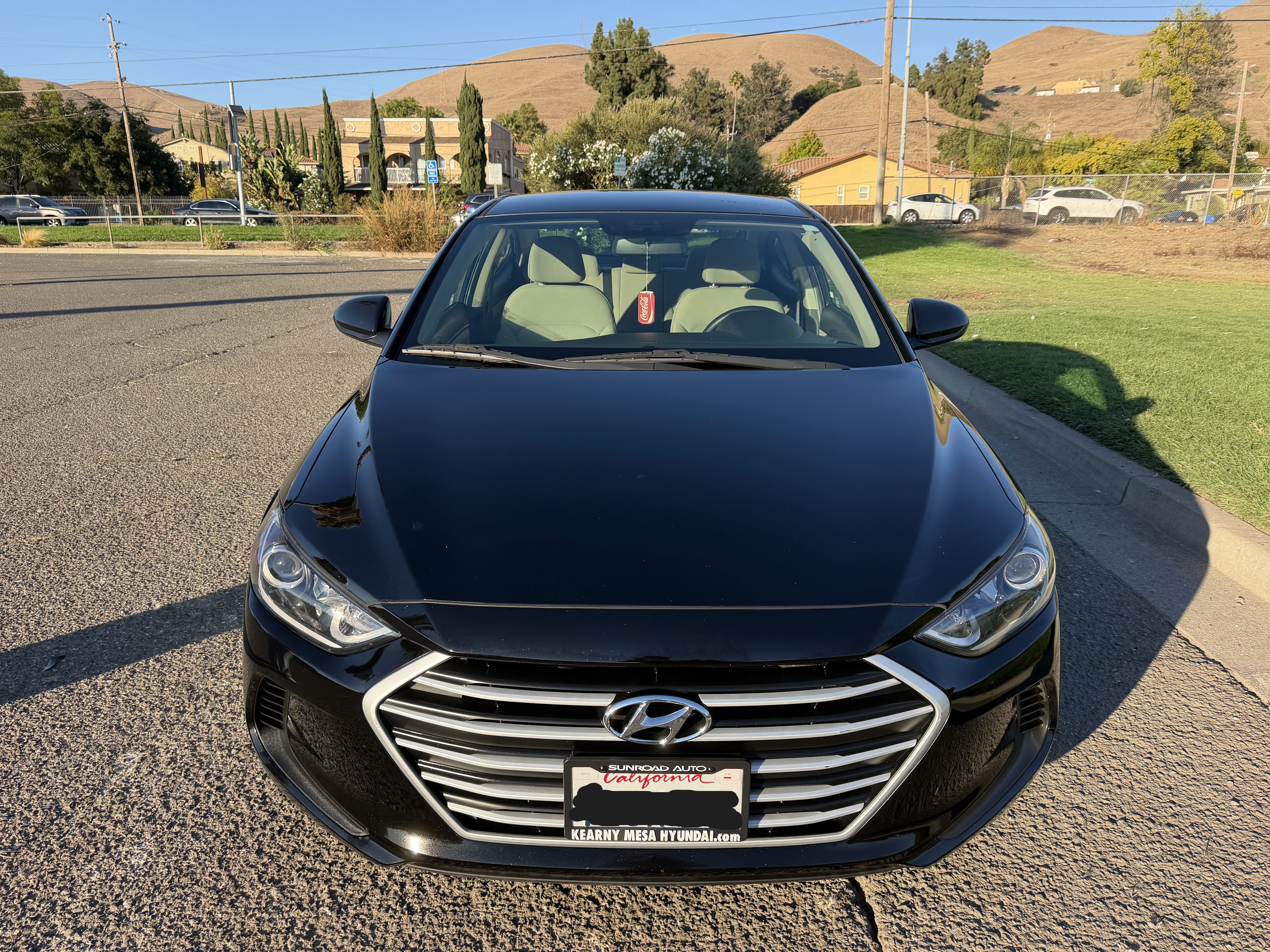 Used 2017 Hyundai Elantra SE FWD image 2