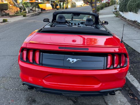 Used 2023 Ford Mustang Premium image 9