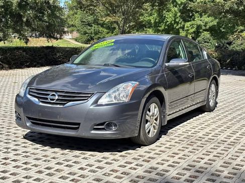 Used 2010 Nissan Altima 2.5 SL w/ SL Pkg image 2