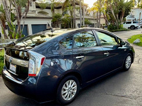 Used 2015 Toyota Prius Prime Advanced image 4