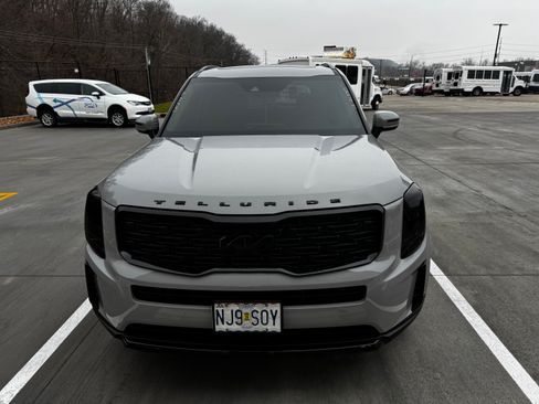 Used 2022 Kia Telluride EX w/ EX Premium Package image 2