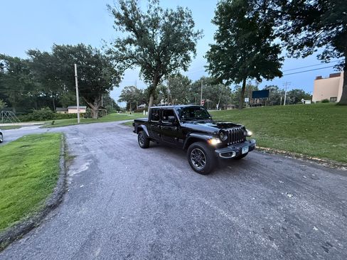 Used 2021 Jeep Gladiator Sport w/ Quick Order Package 24Q 80Th image 4