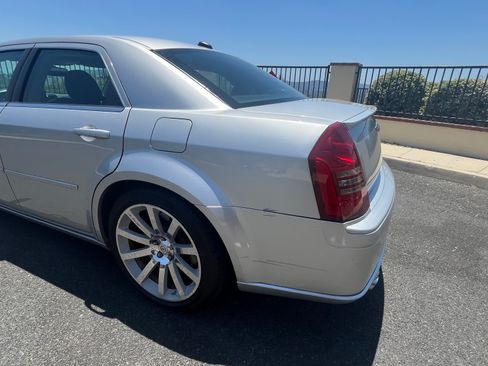 Used 2006 Chrysler 300 SRT8 w/ SRT Option Group II RWD image 8
