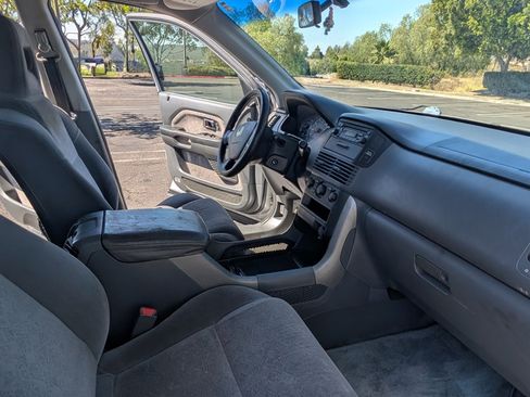 Used 2005 Honda Pilot LX image 15