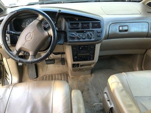 Used 2000 Toyota Sienna XLE image 8