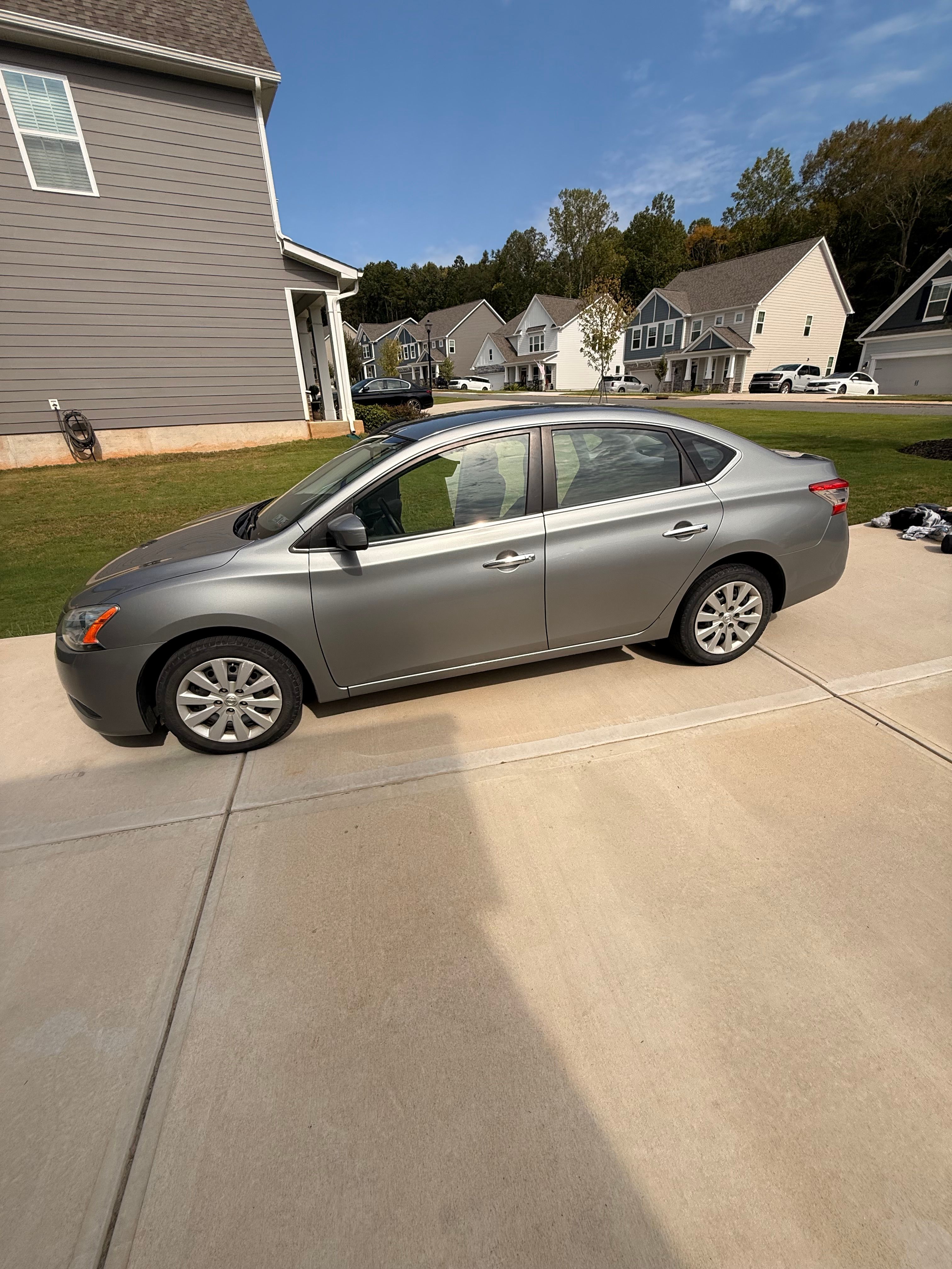 Used 2013 Nissan Sentra SV FWD image 2