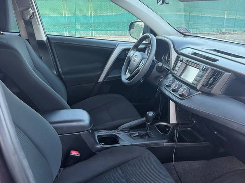 Used 2016 Toyota RAV4 LE image 8
