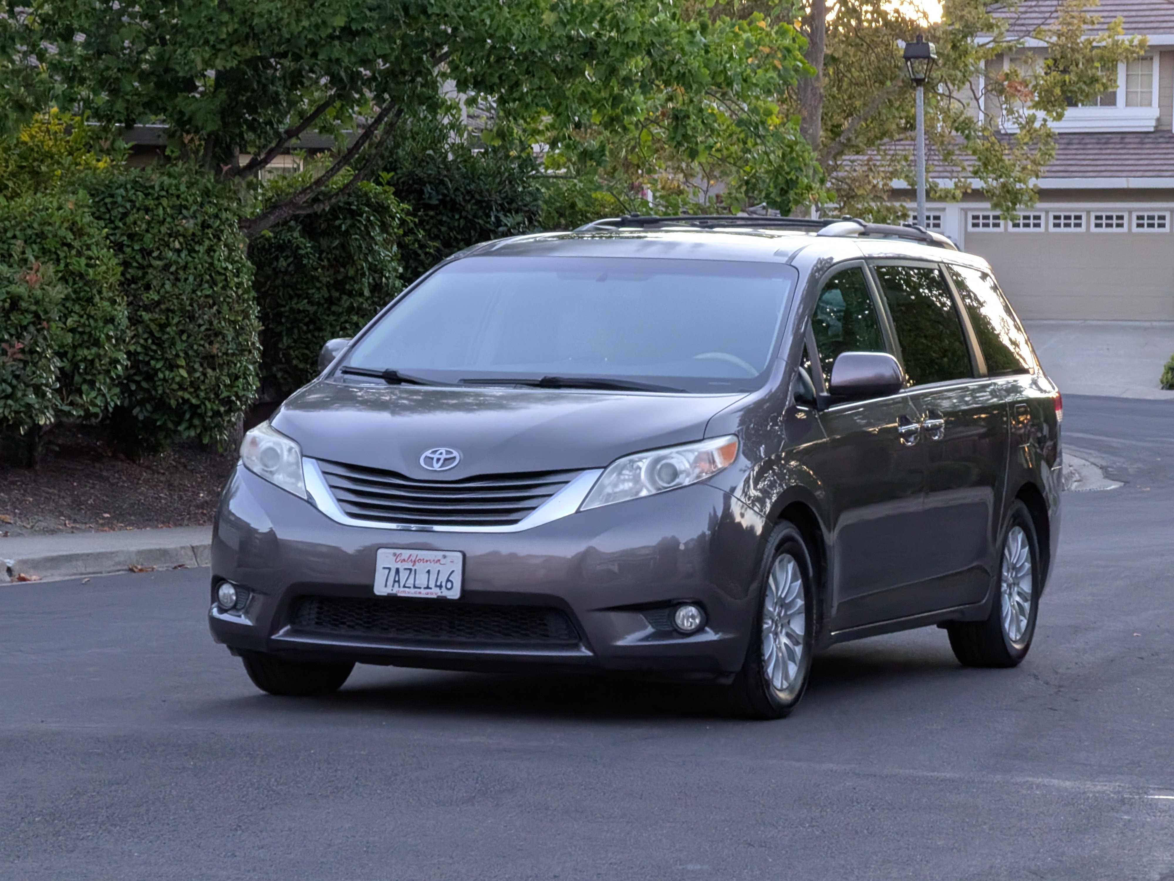 Used 2013 Toyota Sienna XLE FWD image 15