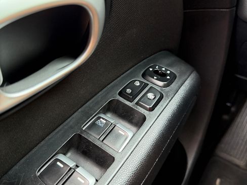 Used 2019 Kia Soul FWD image 10