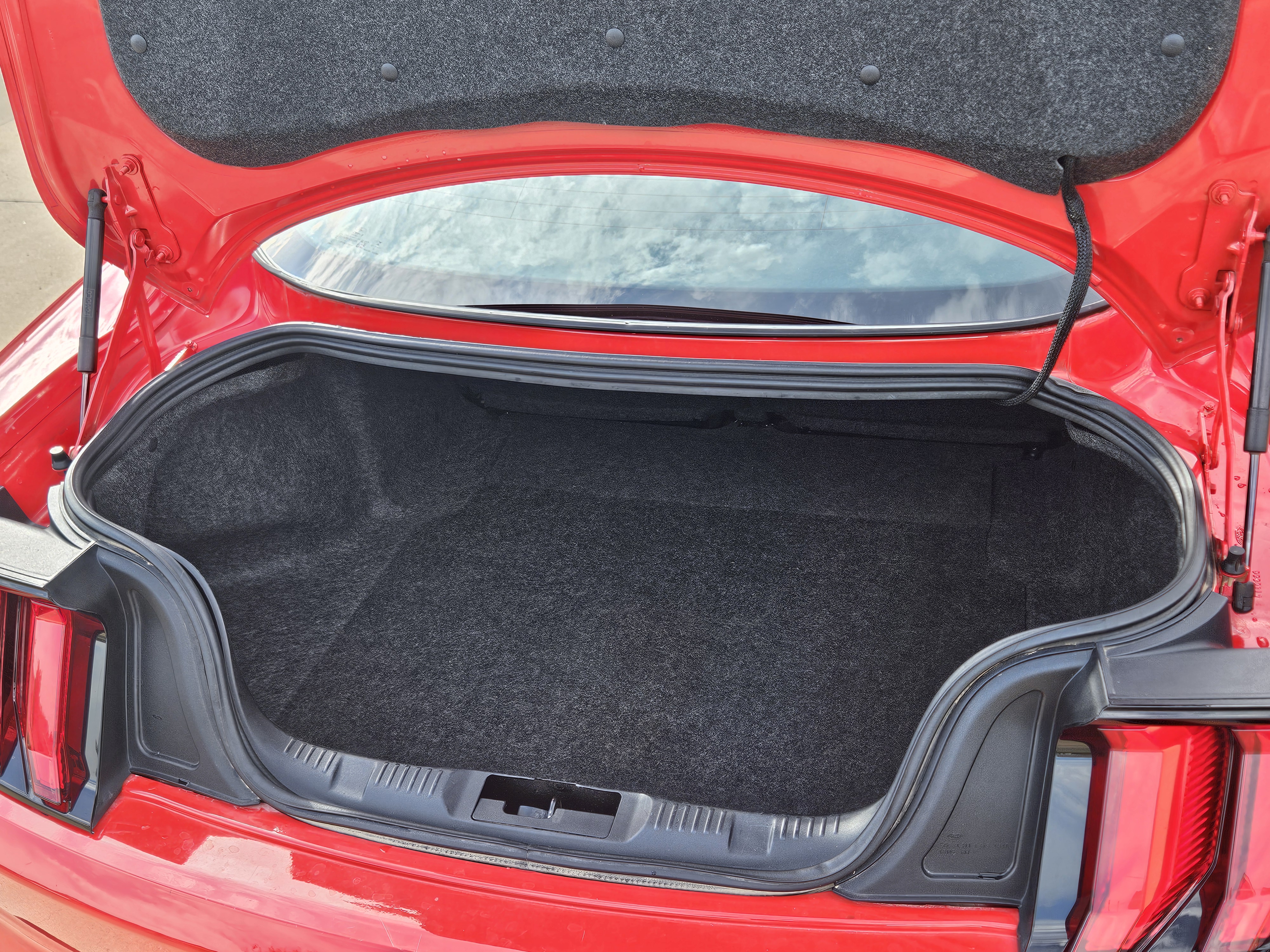 Used 2022 Ford Mustang Premium RWD image 12