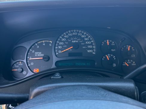 Used 2004 Chevrolet Silverado 2500 LS w/ Heavy-Duty Power Package image 11