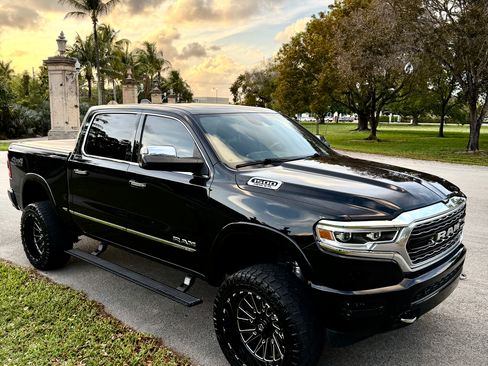 Used 2019 RAM 1500 Limited image 2