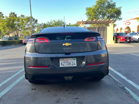 Used 2013 Chevrolet Volt Premium w/ Premium Trim Package FWD image 8