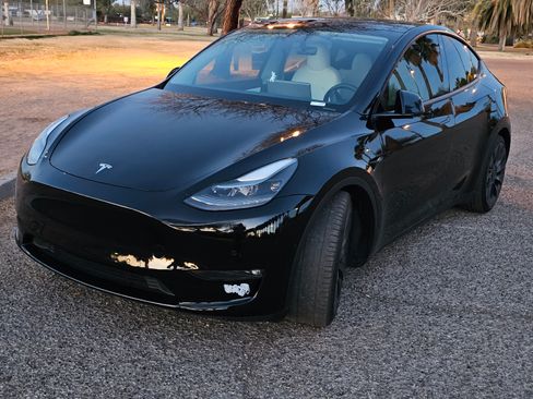 Used 2022 Tesla Model Y Performance image 2
