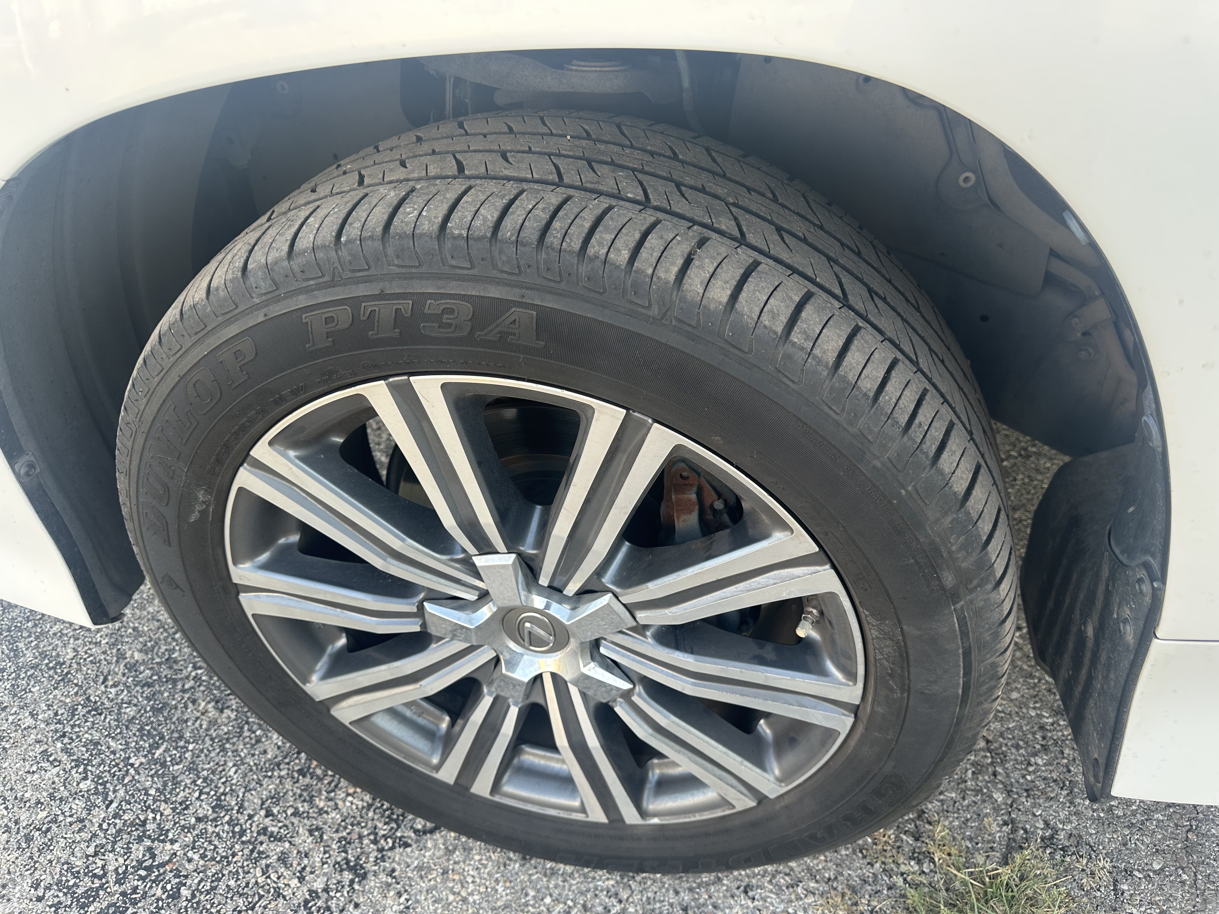 Used 2016 Lexus LX 570 4WD w/ Luxury Package image 11